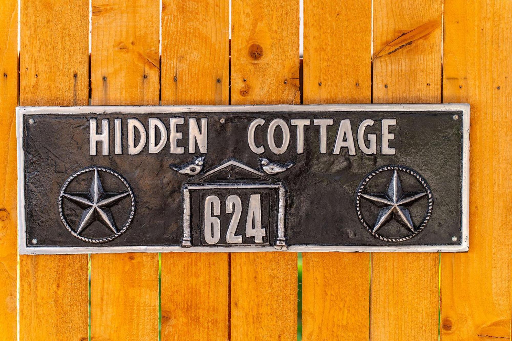 Hidden Cottage Mins To Main St And Sleeps 4 Fredericksburg Exterior foto